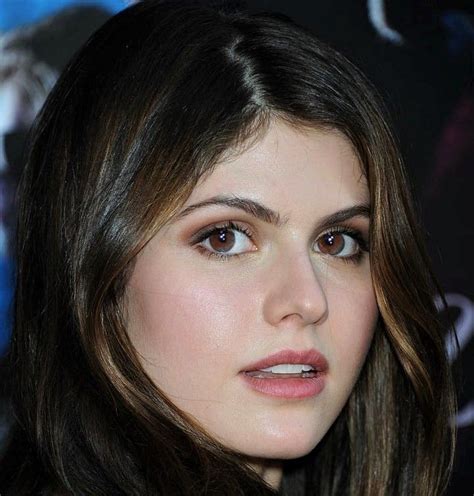 alexandra daddario brown eyes.